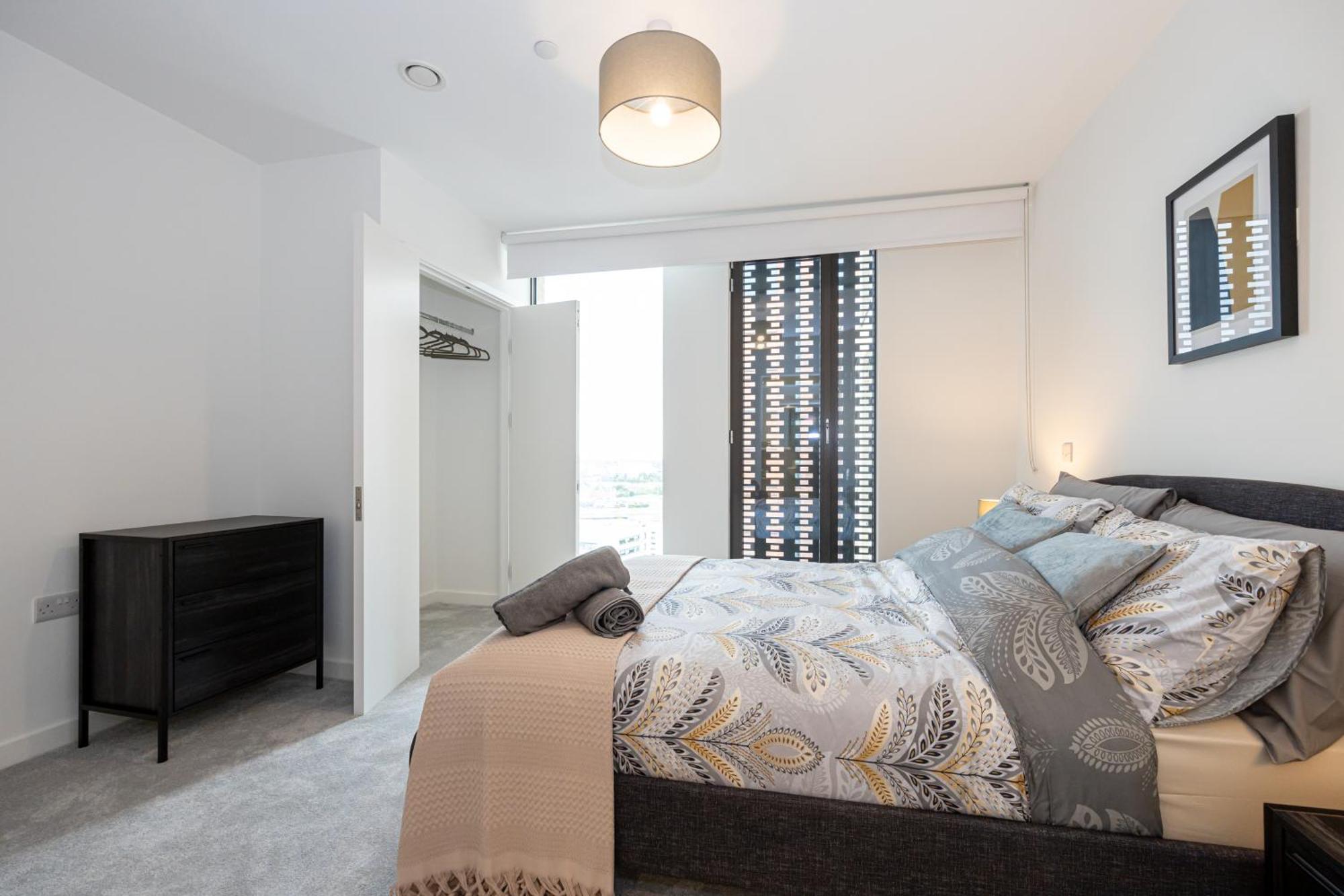 Апартаменты Royal Ebony By Asquare Lettings Манчестер Экстерьер фото