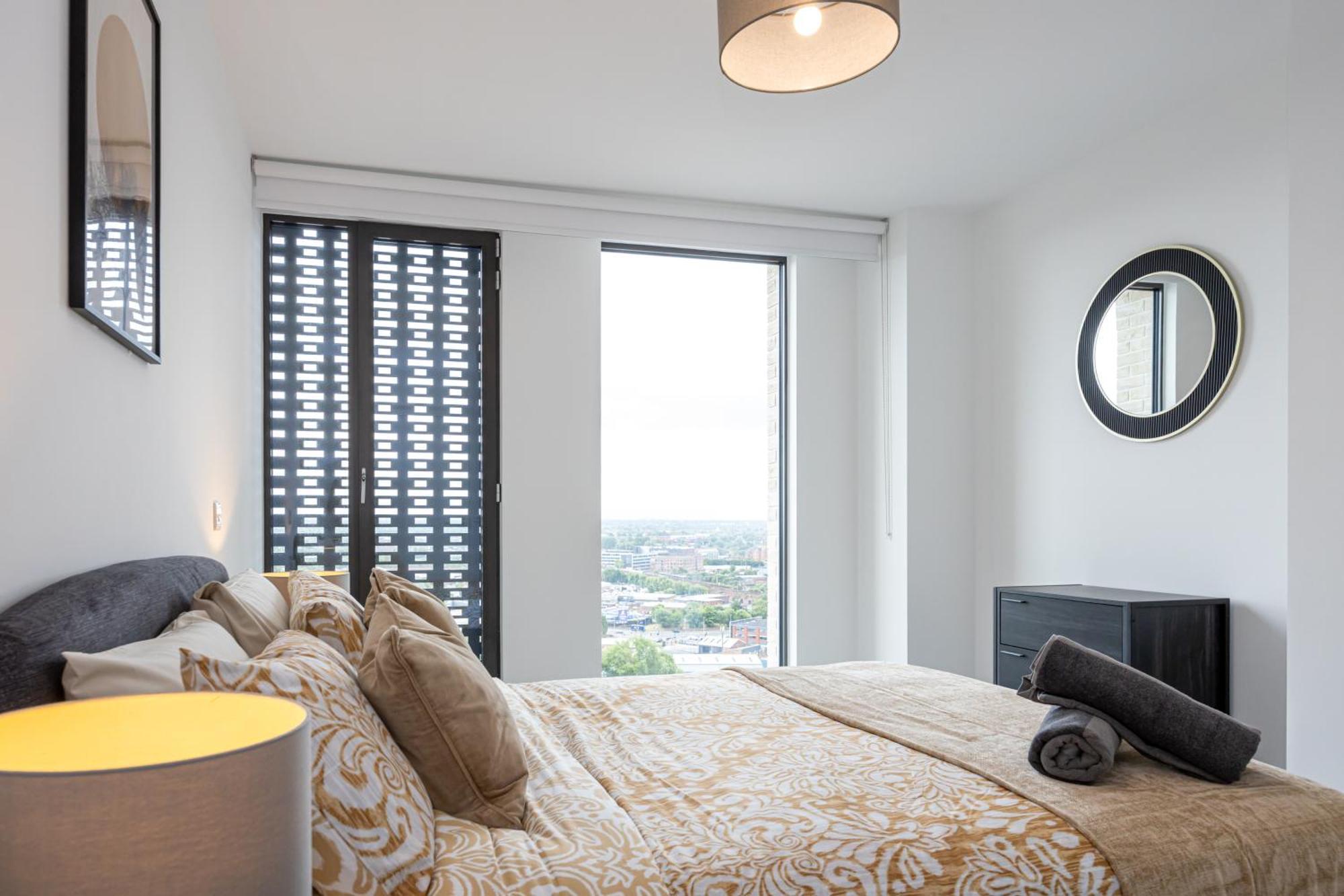 Апартаменты Royal Ebony By Asquare Lettings Манчестер Экстерьер фото